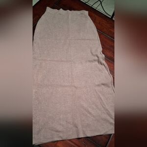 Chic Women's Tan Maxi Skirt